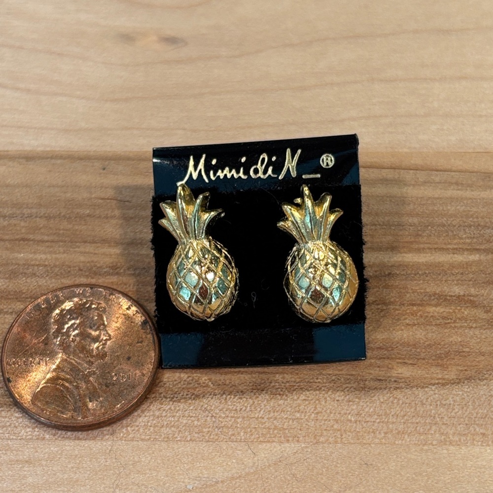 MimidiN Gold Tone Pineapple Fashion Earrings